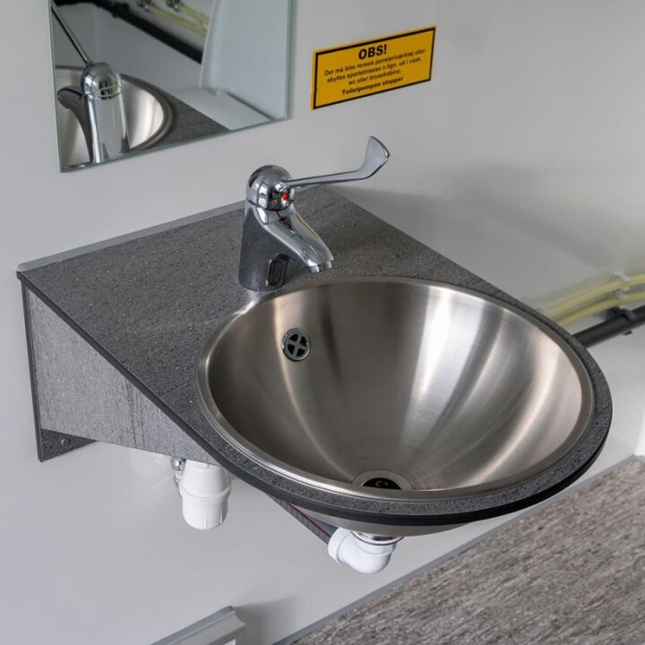 remolque-wc-accesible-lavabo